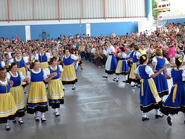 Dia da Mulher reúne mais de 1000 mulheres no pró-família em Blumenau