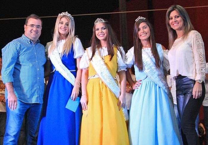 Valentina Ramos é a Rainha da Festa Tradicional das Raízes em Itapema