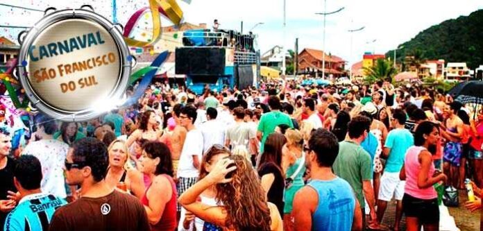 Carnaval em São Francisco do Sul na Av Beira Mar