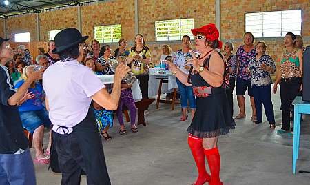 Música, dança e teatro encerram atividades da Terceira Idade de Siderópolis