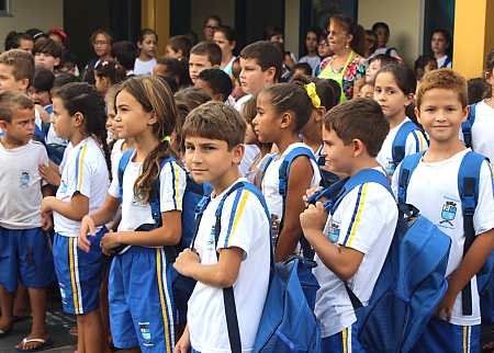 Alunos da rede municipal de Navegantes que inclui a Educação Infantil, Ensino Fundamental Séries Iniciais e Séries Finais e Educação de Jovens e Adultos, voltam às aulas.