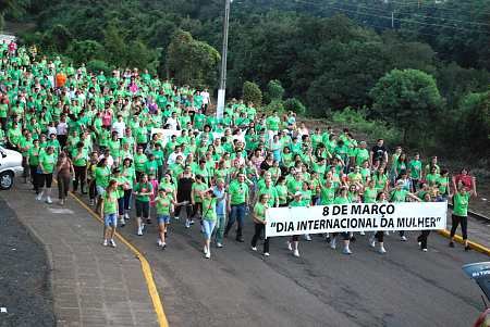 Caminhada em comemoração ao Dia da Mulher em Videira