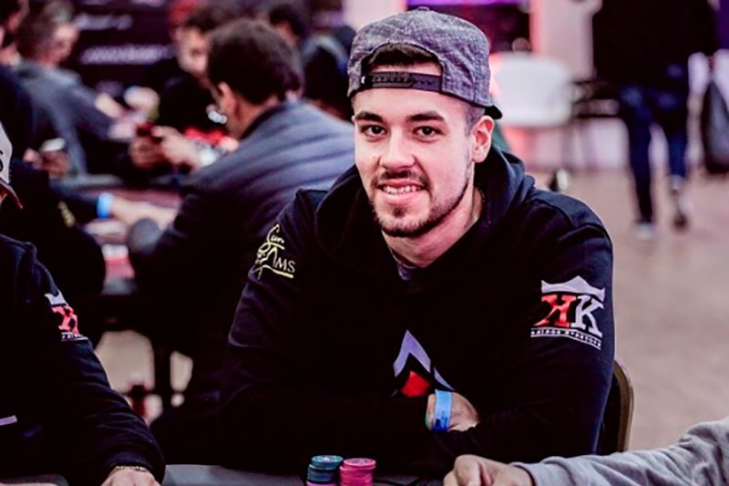 Catarinense segue tradição do estado e chega a liderar ranking mundial de poker online